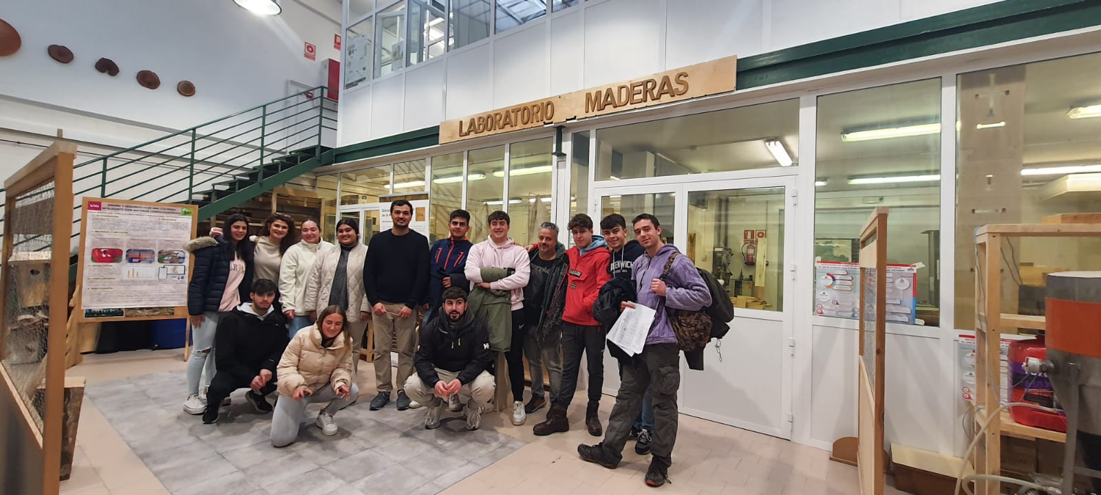 Semana de la Ciencia en el Laboratorio de Maderas y los invernaderos de la ETSIIAA